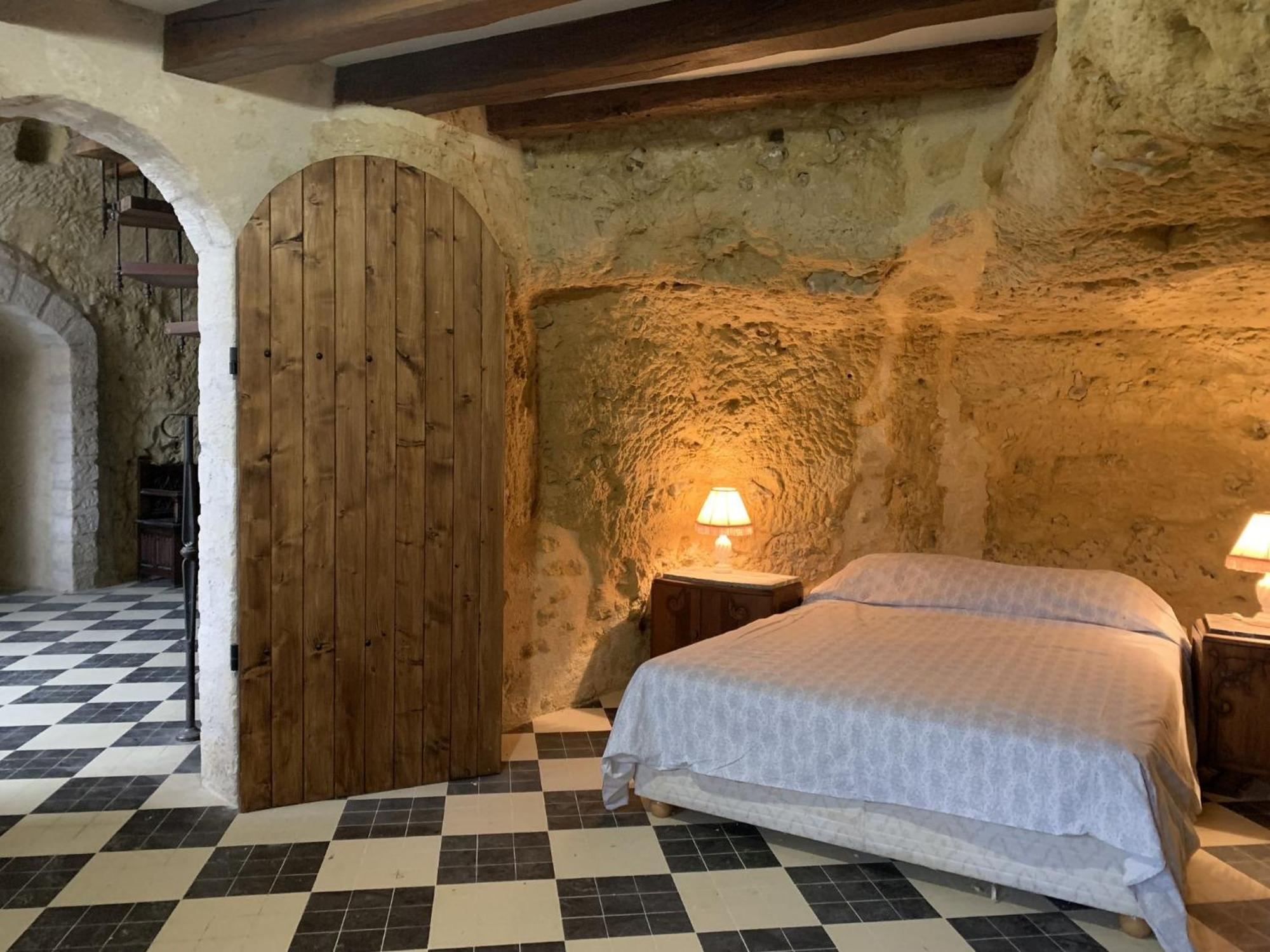 Clos 'troglogite' Hébergement de vacances Lussault-sur-Loire